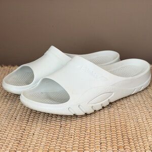 Birki’s Dove Gray EVA Recovery Slides Lightweight Sandals Women’s Size 40/9-9.5